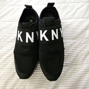 DKNY Women's Black Slip-On Sneakers Size 8